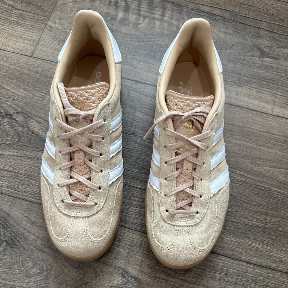Adidas Gazelle 8.5 womens